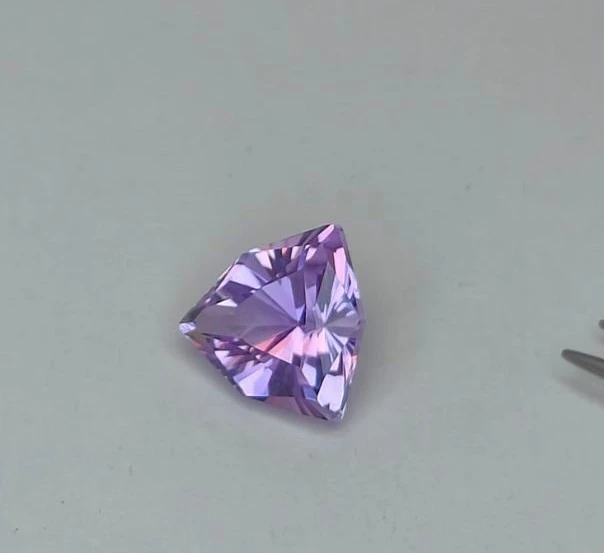 6.39ct Beautiful Natural Amethyst Trillion Cut Faceted Loose Gemstones from Brazil — view 3